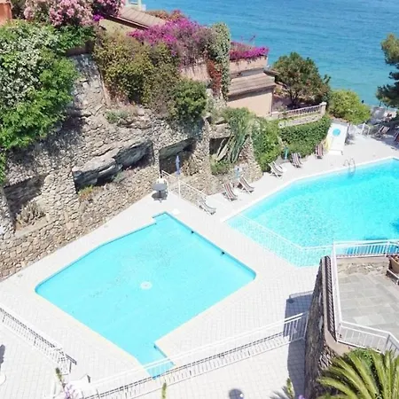 Casa Sul Mare Per 5 Persone, Privata, Piscine E Campo Da Tennis