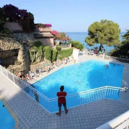 Hébergement de vacances Casa Sul Mare Per 5 Persone, Privata, Piscine E Campo Da Tennis
